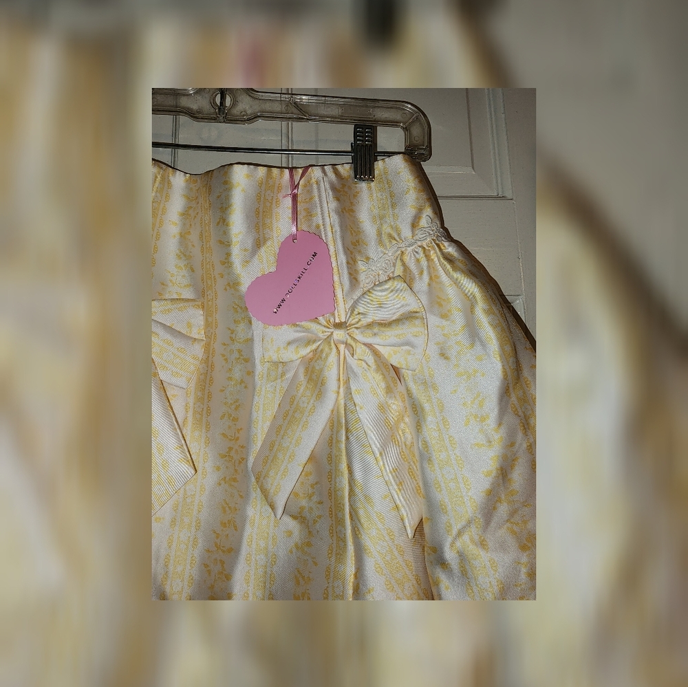 Dolls Kill Sugar Thrillz Scandal Sheet Mini Skirt - Yellow XS NWT - Picture 4 of 10